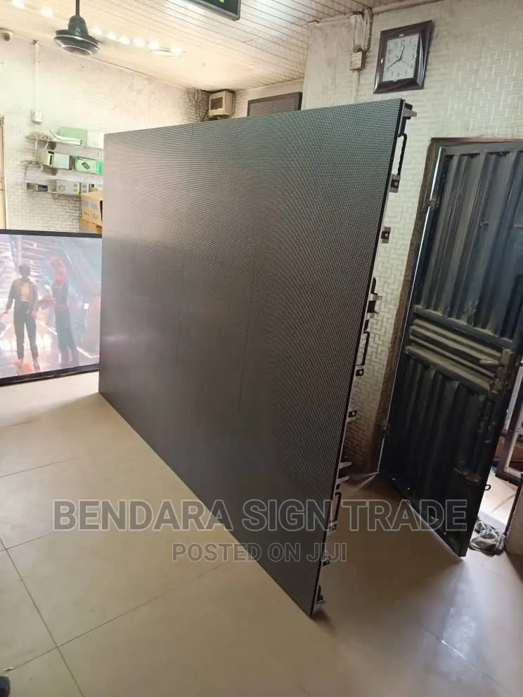 8ft by 6ft Cabinet Video Screen