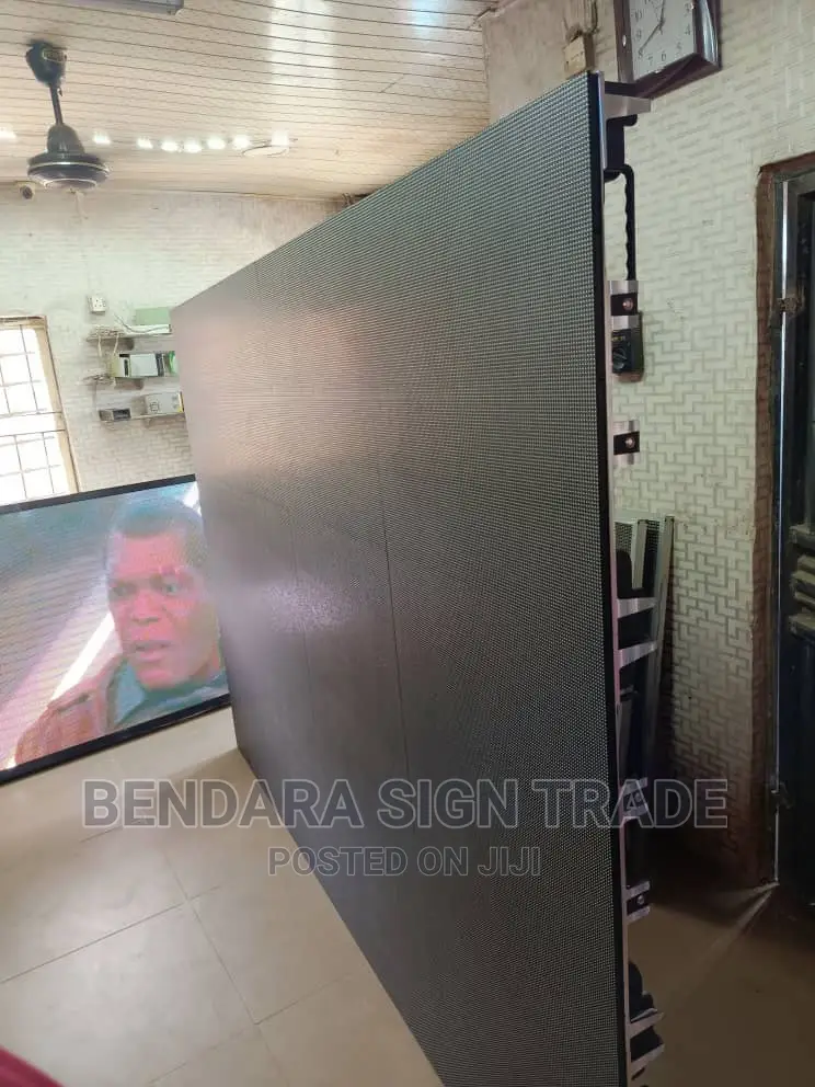 8ft by 6ft Cabinet Video Screen