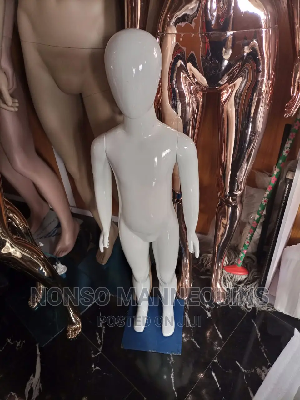 Age 4 to 6 Years White Kids Unisex Mannequin