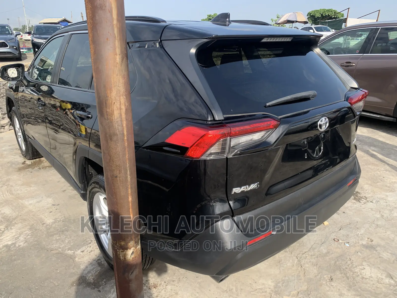 Toyota RAV4 XLE AWD 2020 Black
