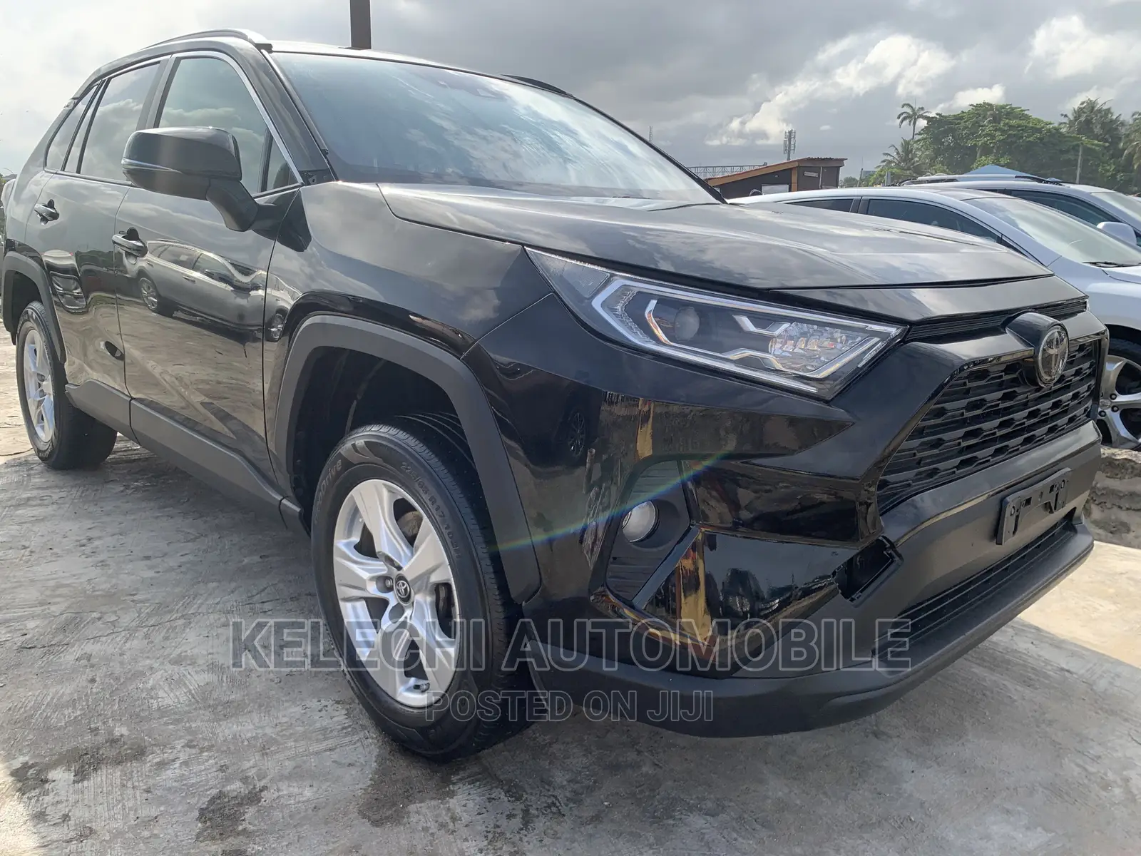 Toyota RAV4 XLE AWD 2020 Black