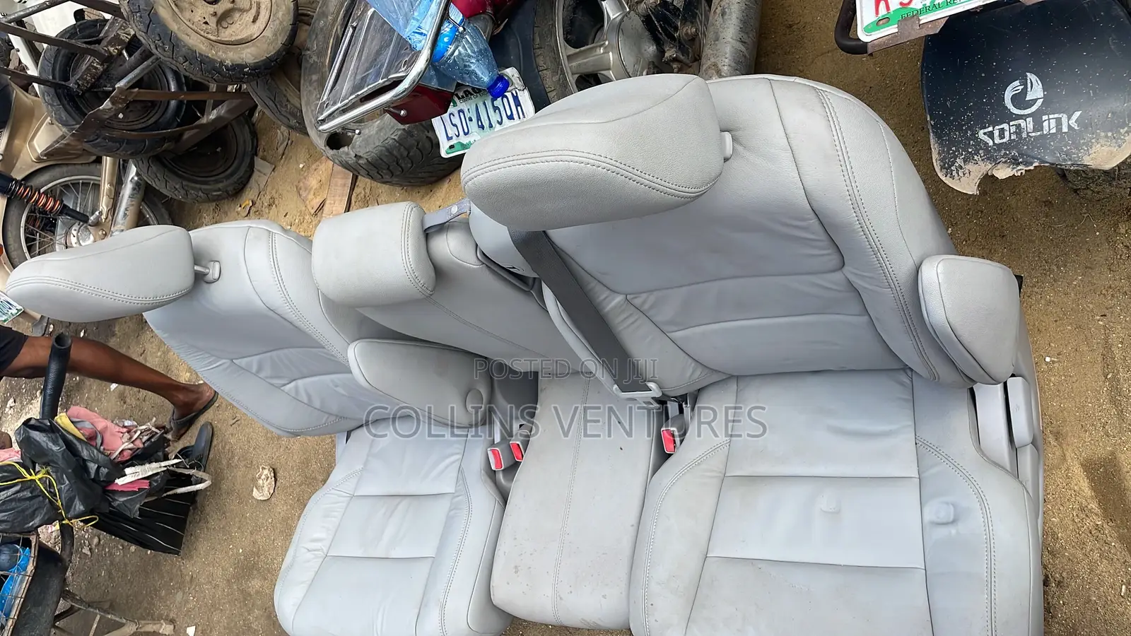 Toyota Sienna Complete Middle Seat 2014-18