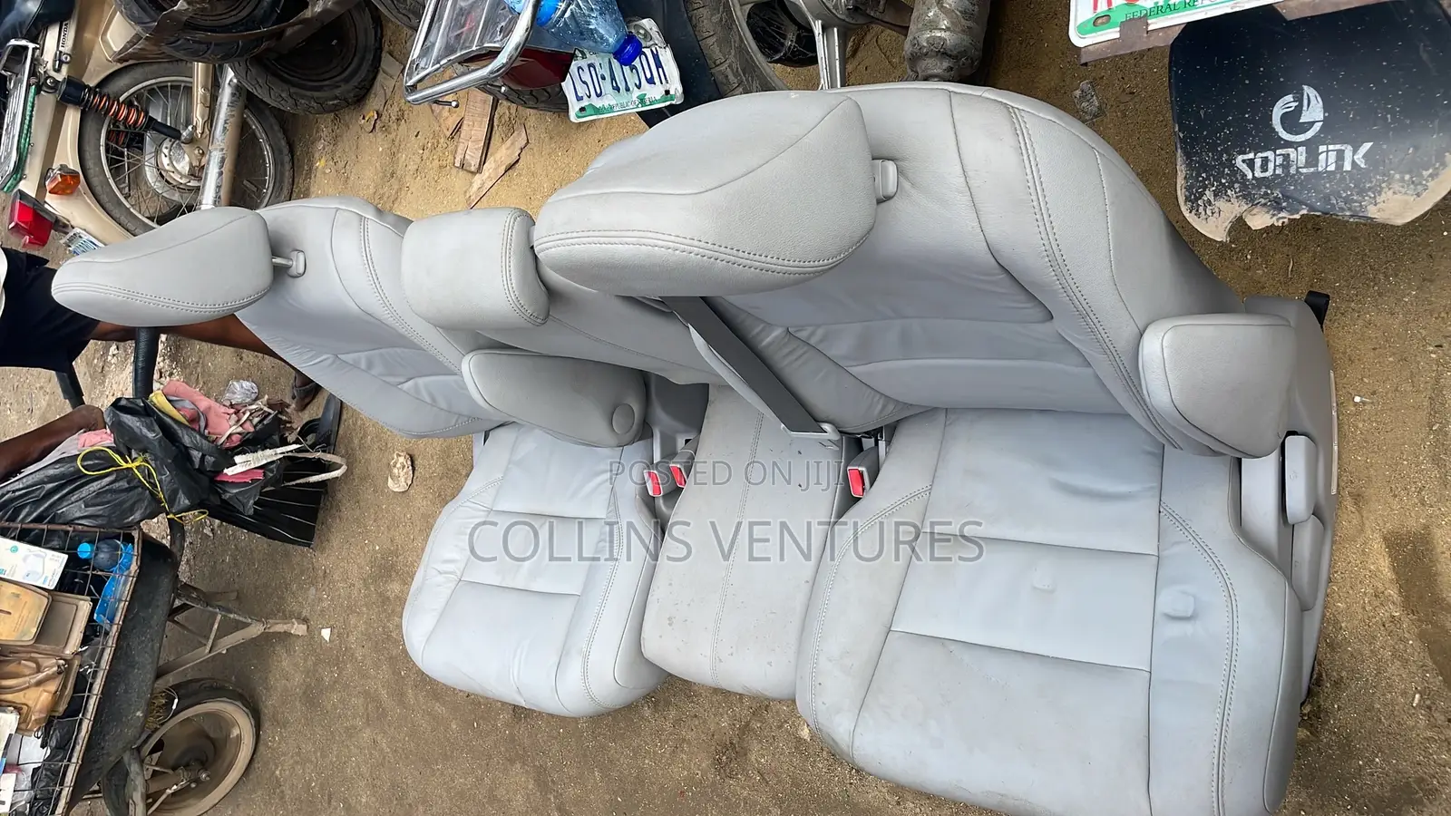 Toyota Sienna Complete Middle Seat 2014-18