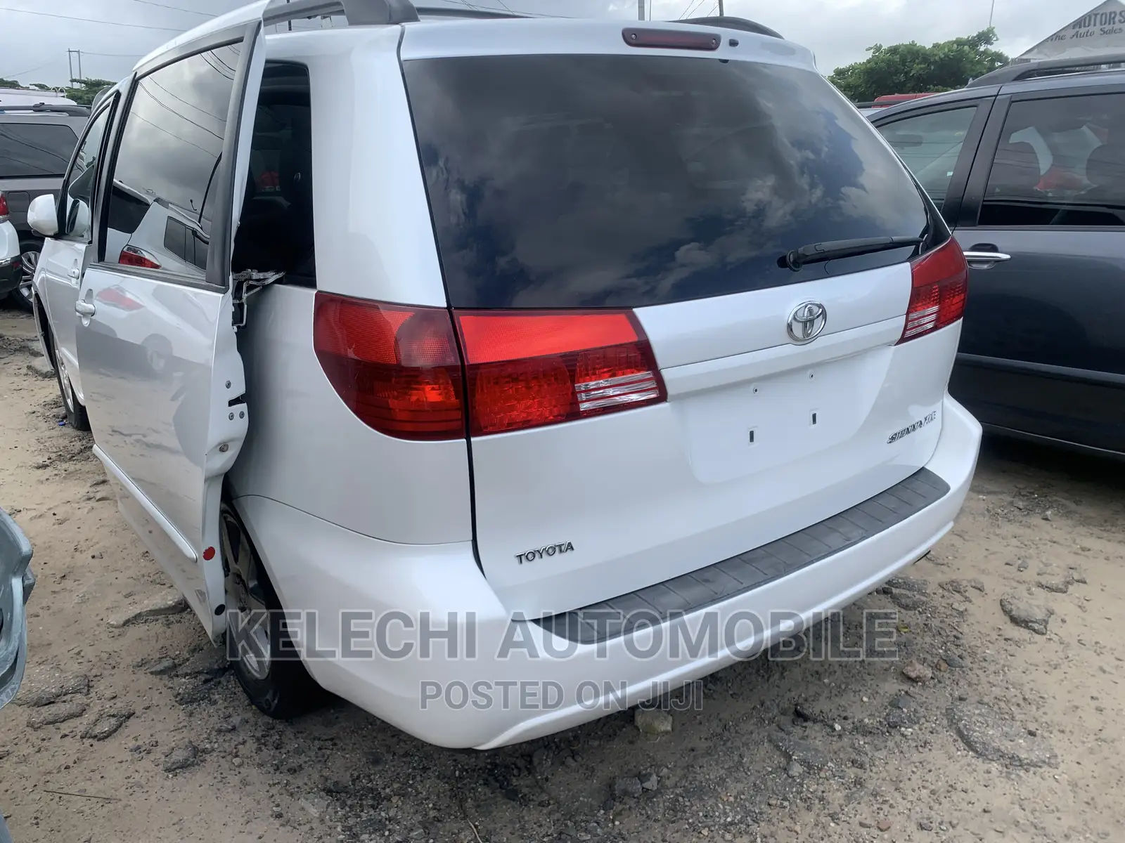 Toyota Sienna XLE AWD (3.3L V6 5A) 2004 White