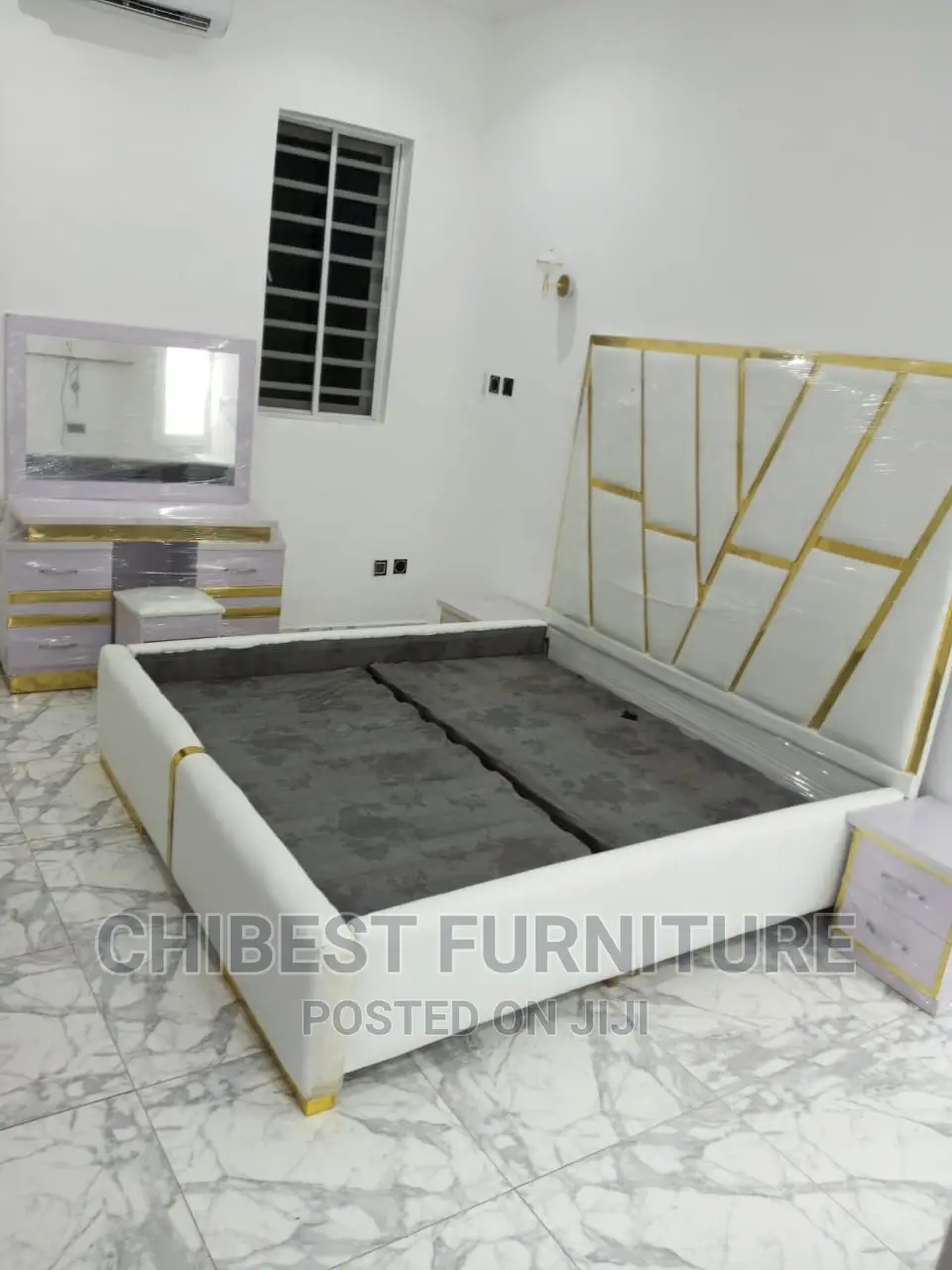 Quality 6by6 Complete Set of Leather Upholstery Padded Bed