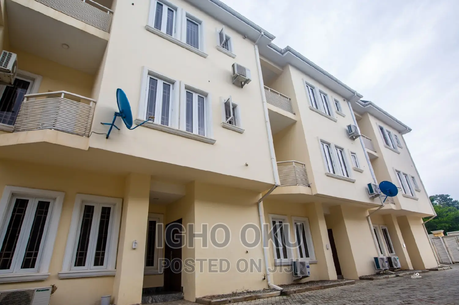4 Bedroom Terrace for Short Stay in Guzape.