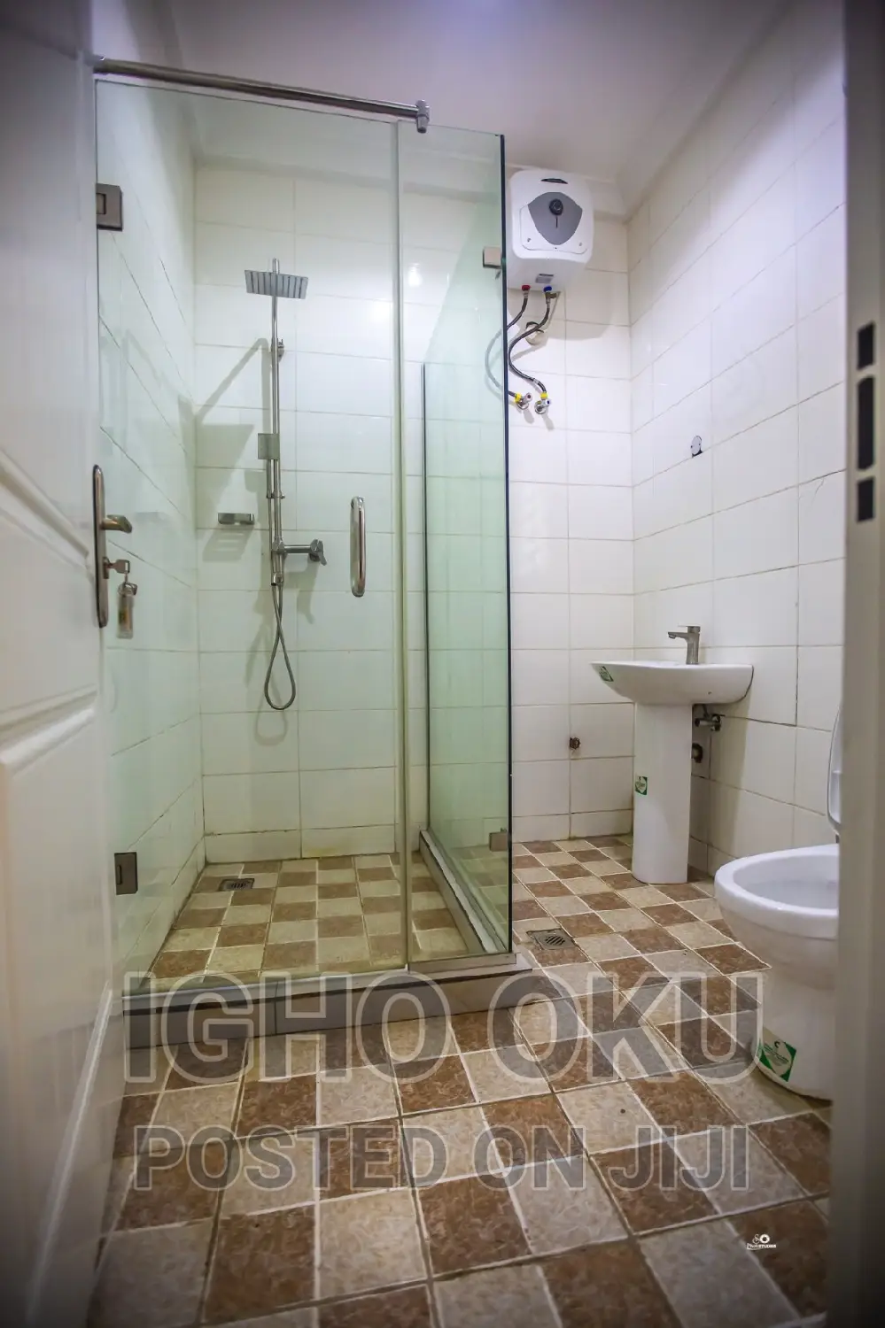 4 Bedroom Terrace for Short Stay in Guzape.