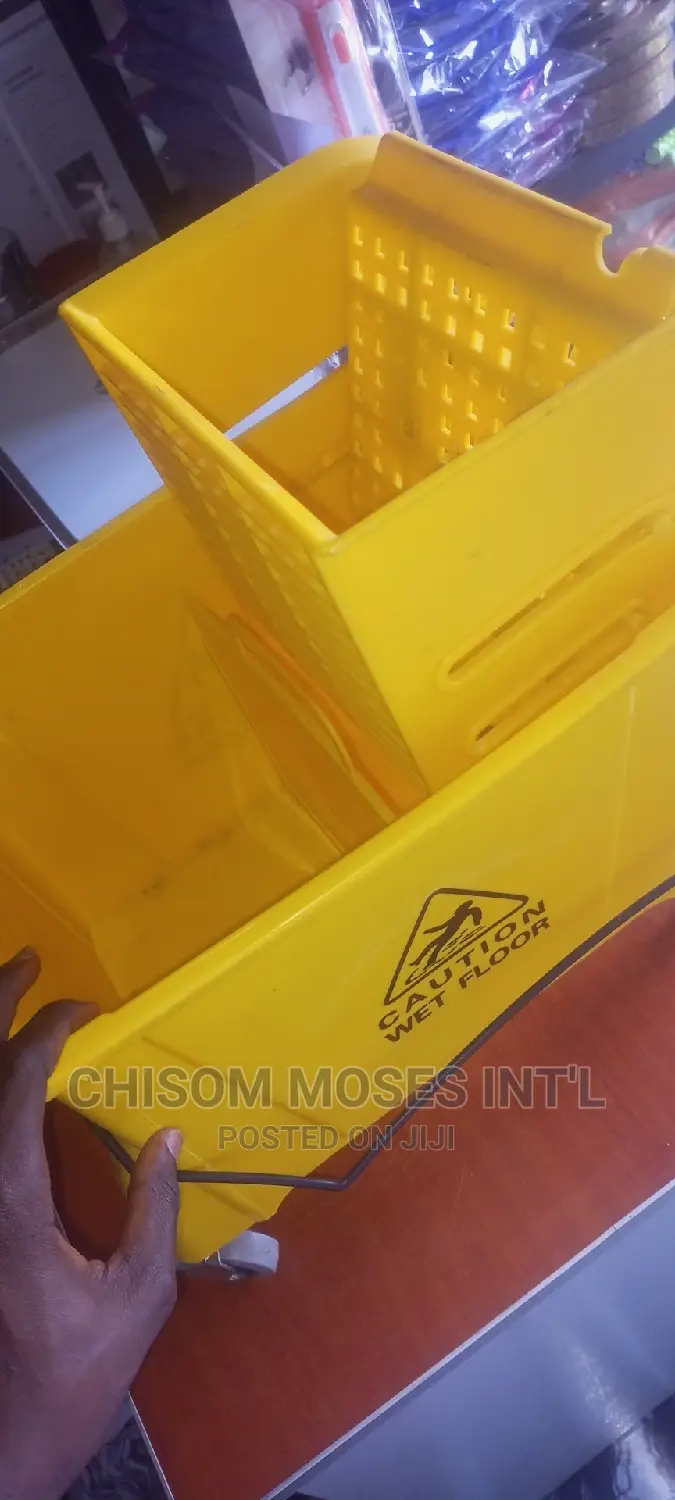 Industrial Mobing Bucket