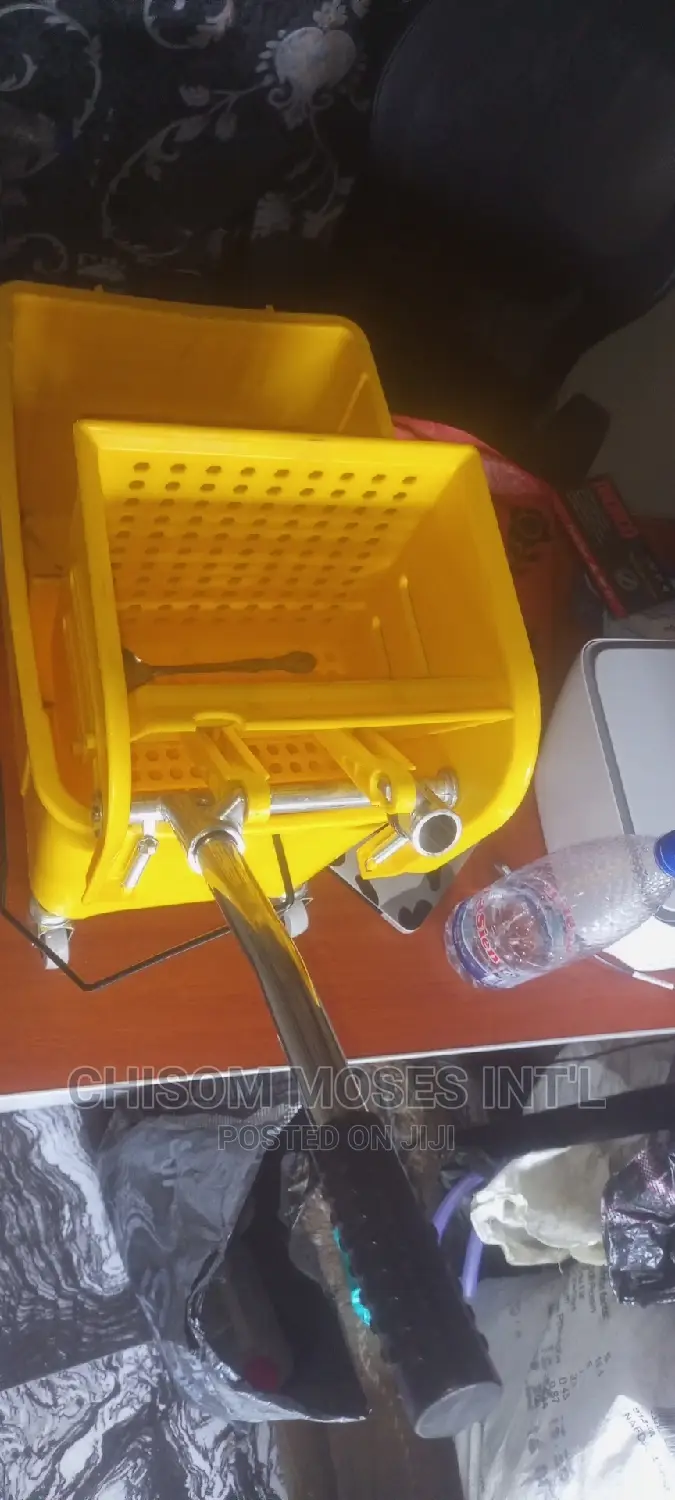 Industrial Mobing Bucket