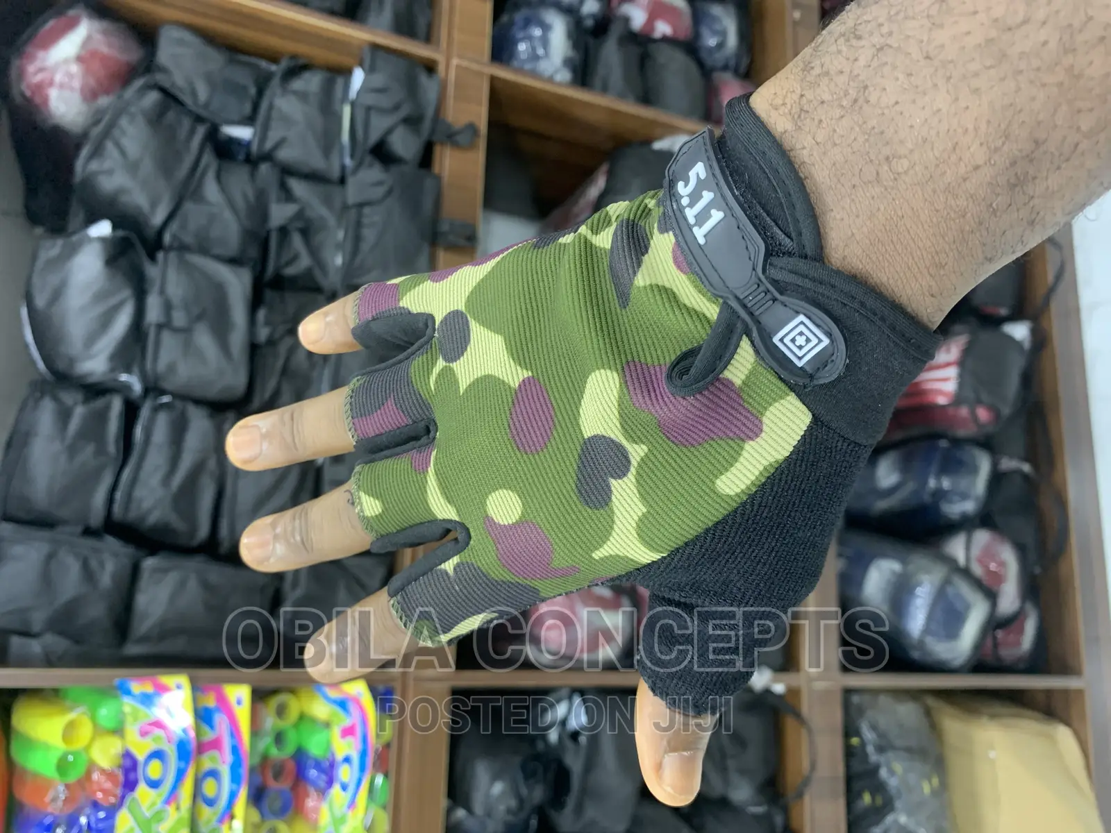 Lastest Design Army Color Gym Gloves