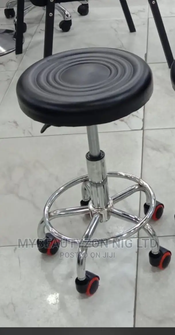 Manicurist Stool With Wheels