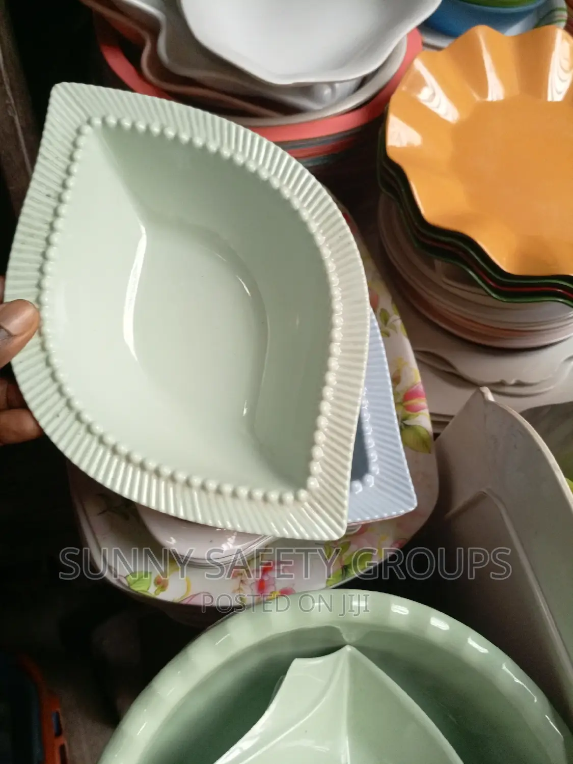 Fancy Unbreakable Plate of 12