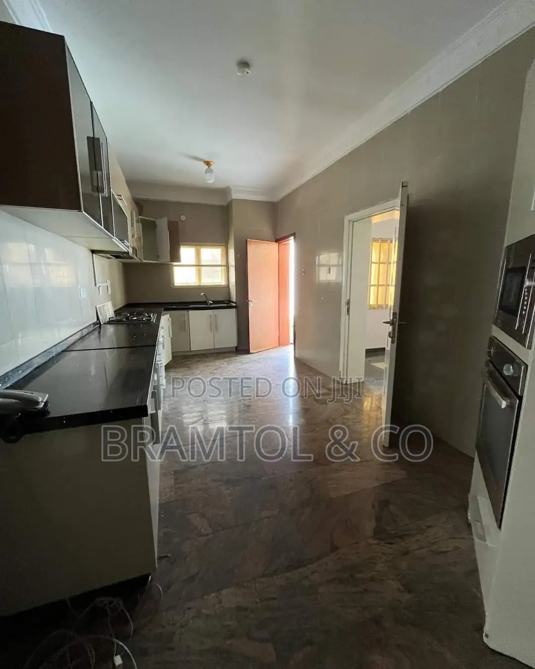 3bdrm Block of Flats in Utako for rent