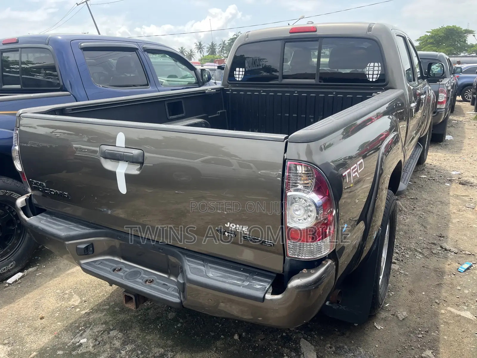 Toyota Tacoma Double Cab V6 Automatic 2010 Brown