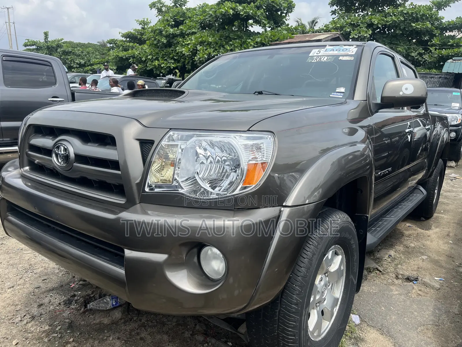 Toyota Tacoma Double Cab V6 Automatic 2010 Brown