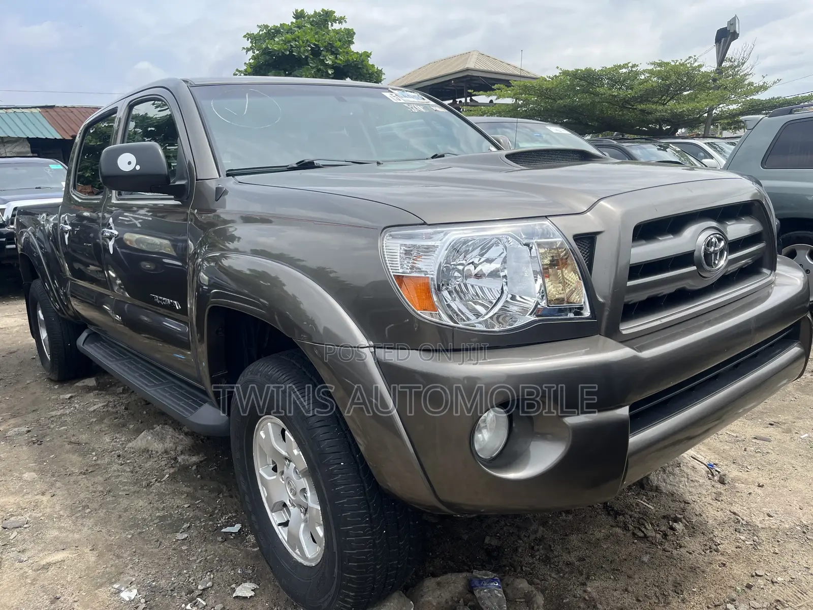 Toyota Tacoma Double Cab V6 Automatic 2010 Brown