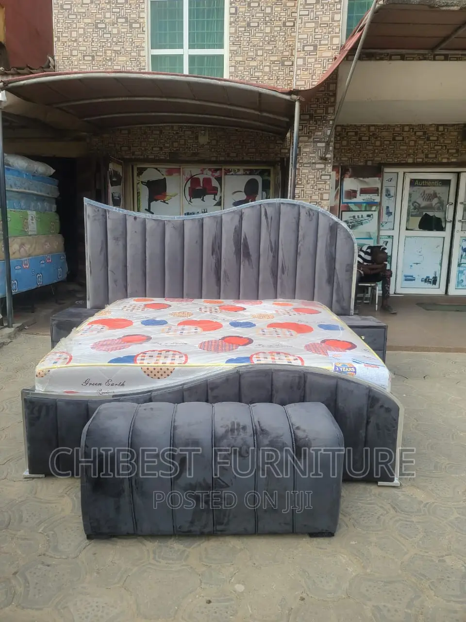 6by6 Curved Upholstery Bed With Two Bed Sides and Ottoman