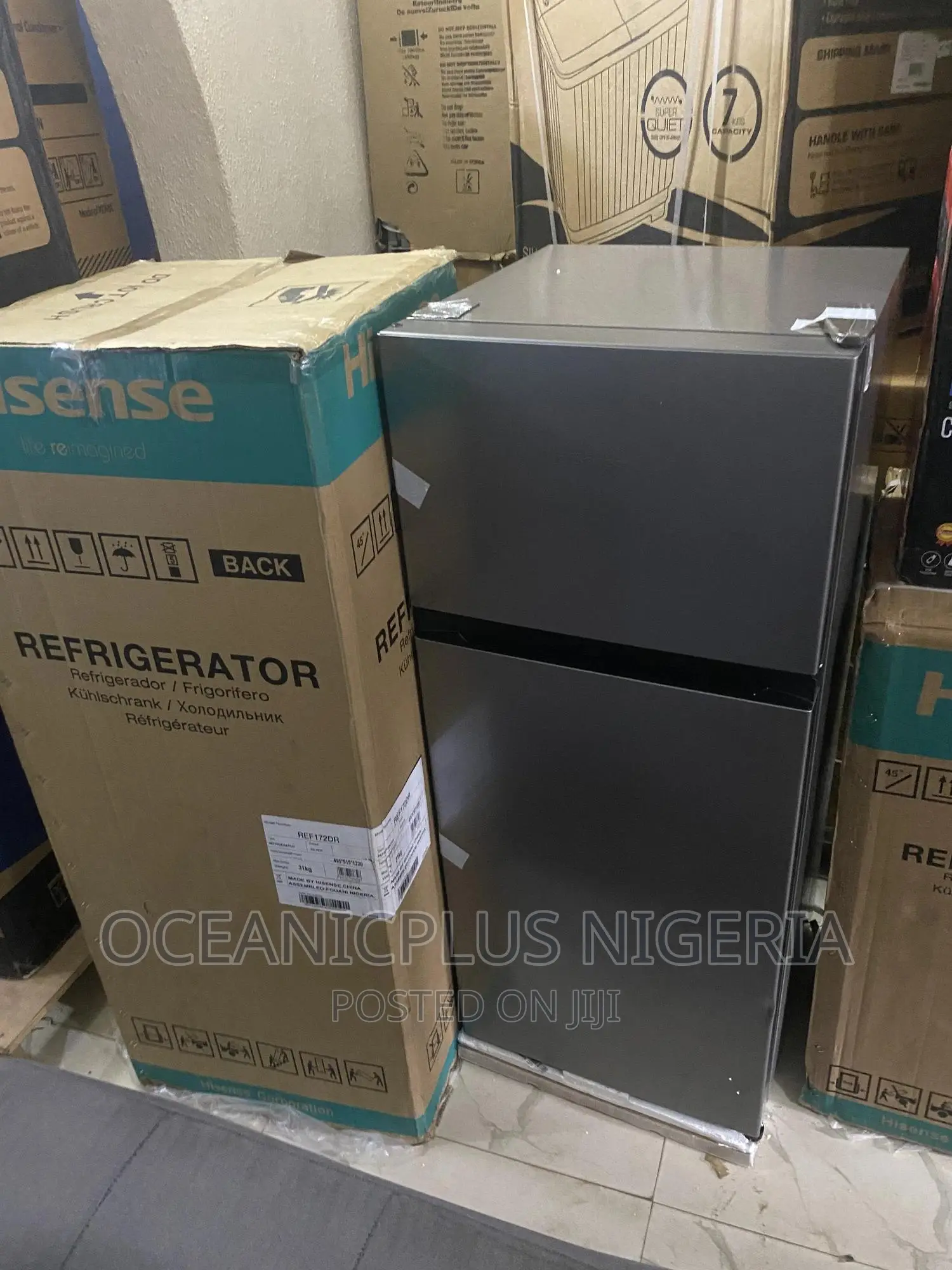 Hisense-Durable Top Refrigerator With Tempered Glass Shelves