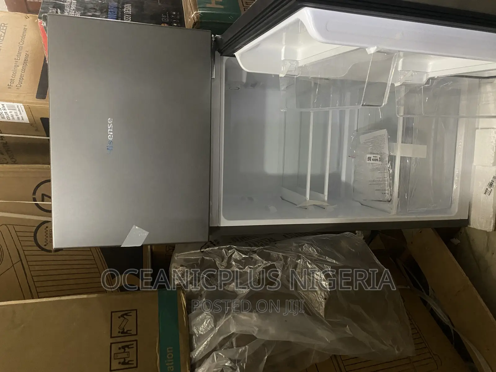 Hisense 124l Double Door Refrigerator-Vegetable Drawer