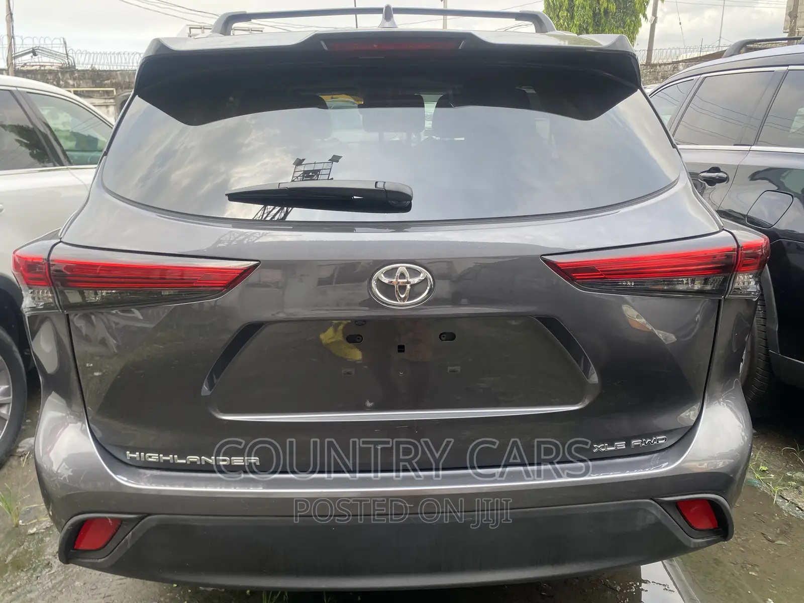 Toyota Highlander XLE 2021 Gray