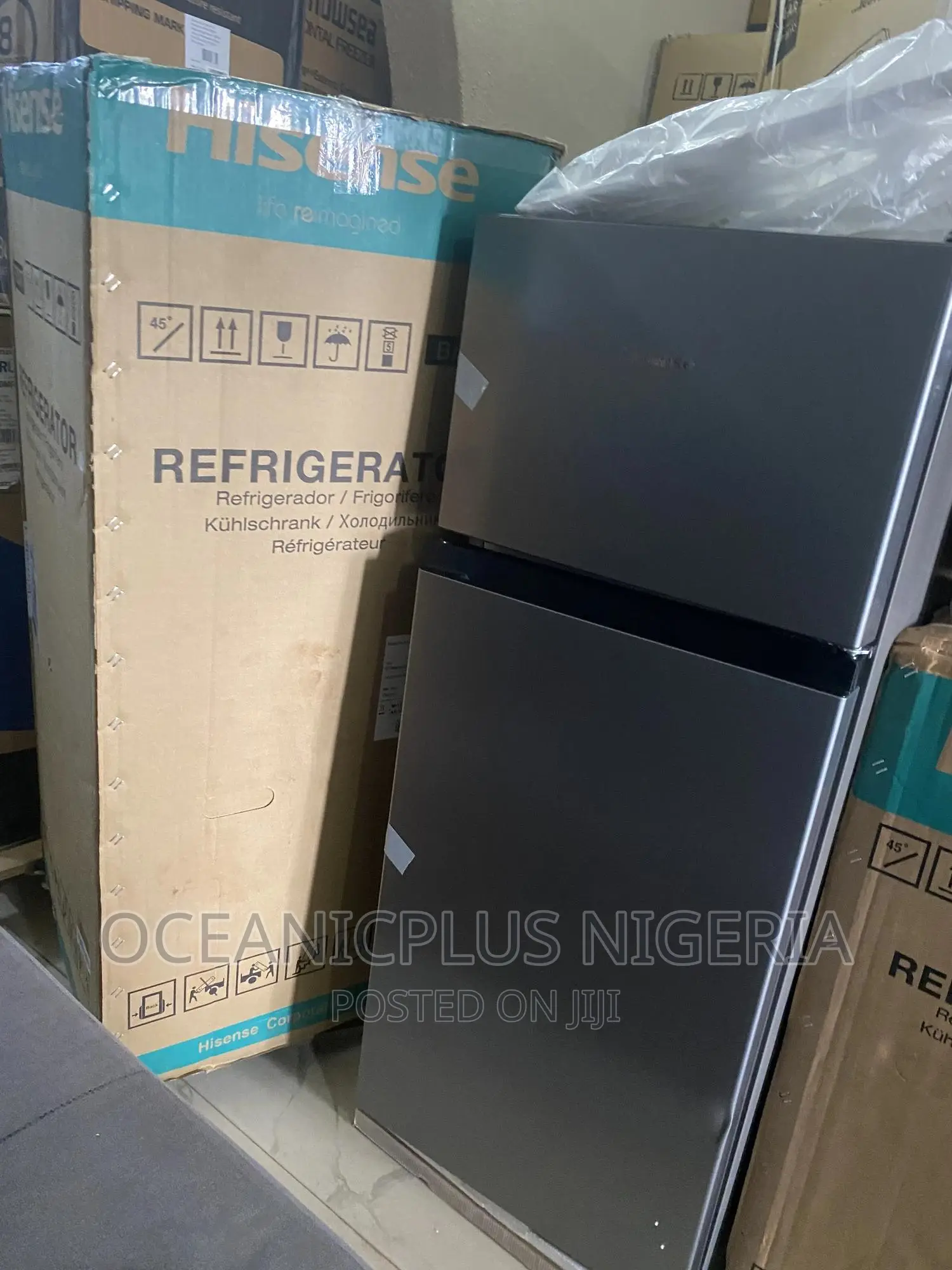 Hisense-Top Freezer Refrigerator With Glass Shelf Tray