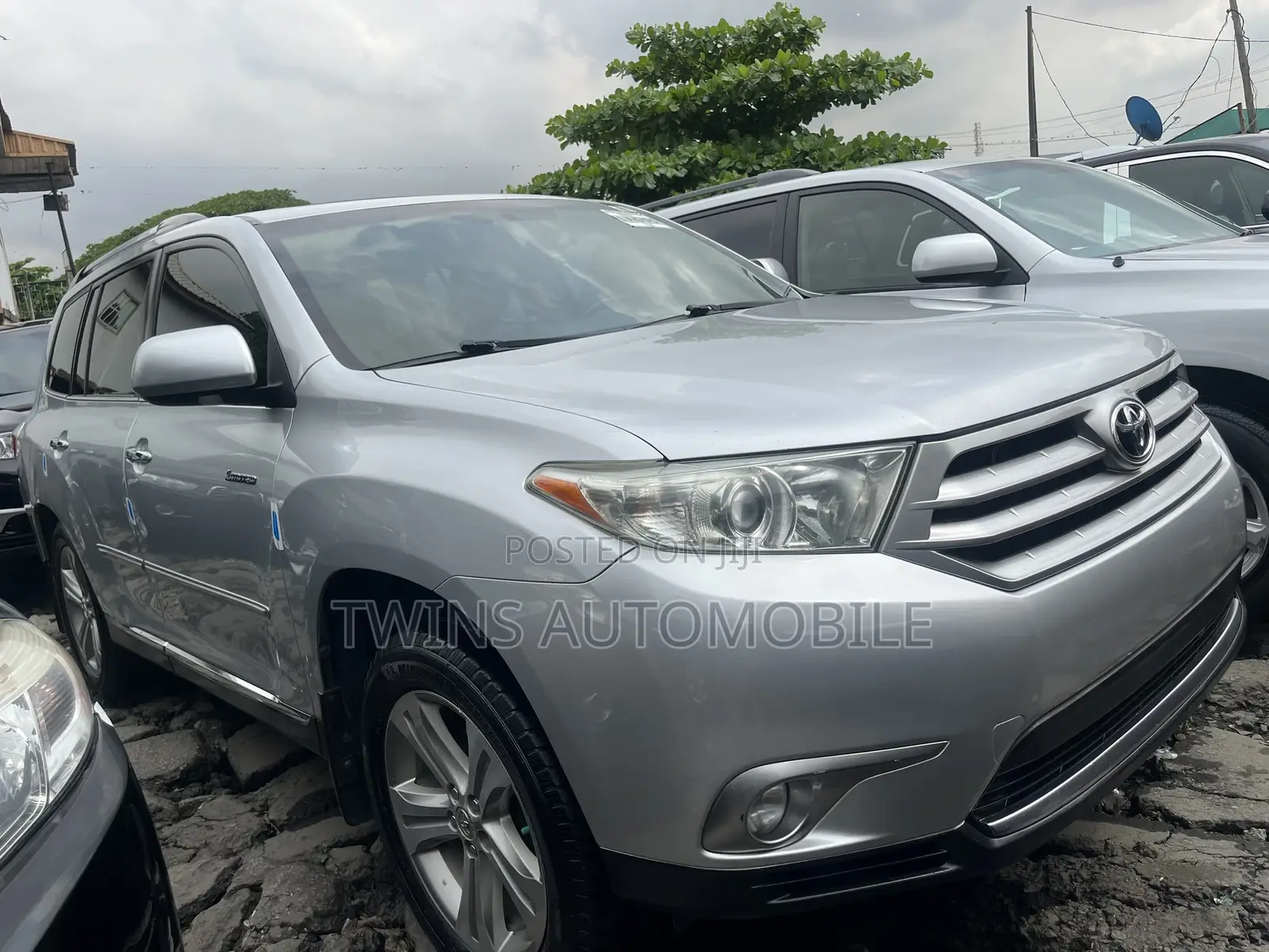 Toyota Highlander Limited 3.5l 4WD 2013 Silver