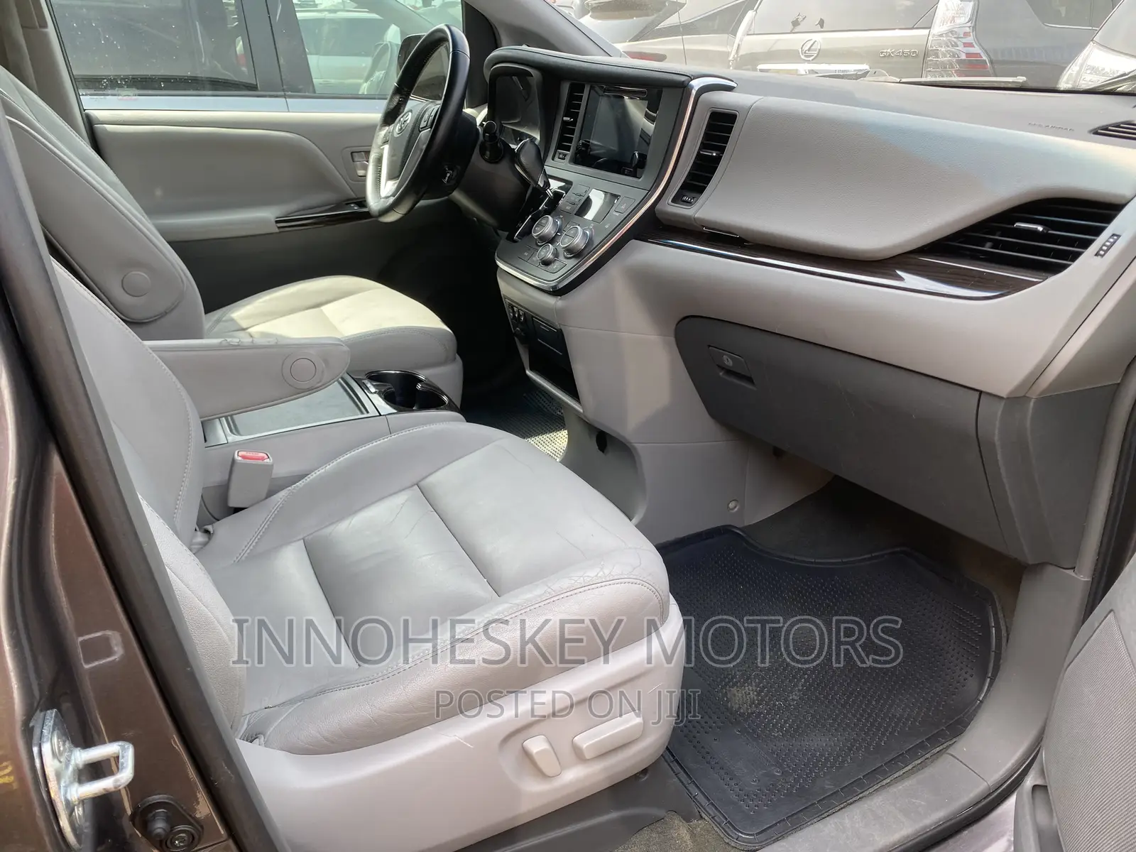 Toyota Sienna 2016 Gray