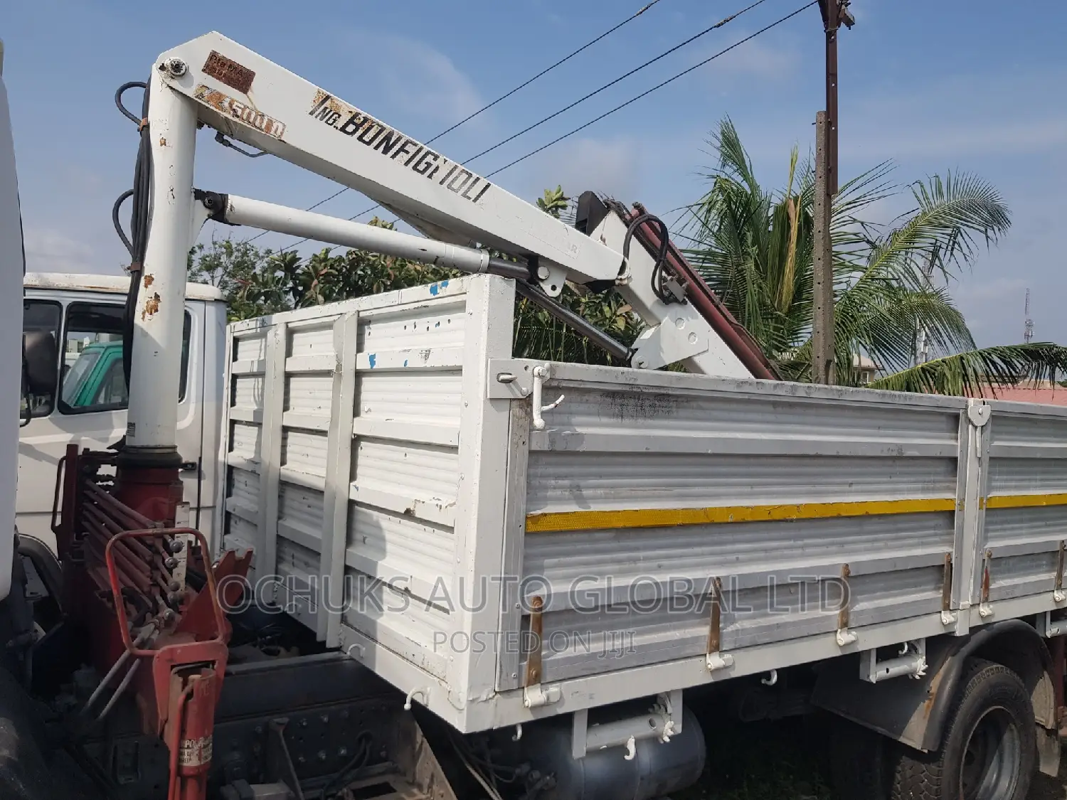 M/Benz Truck 814 Hiyabu Pick Up Van 6tyers 6bolits