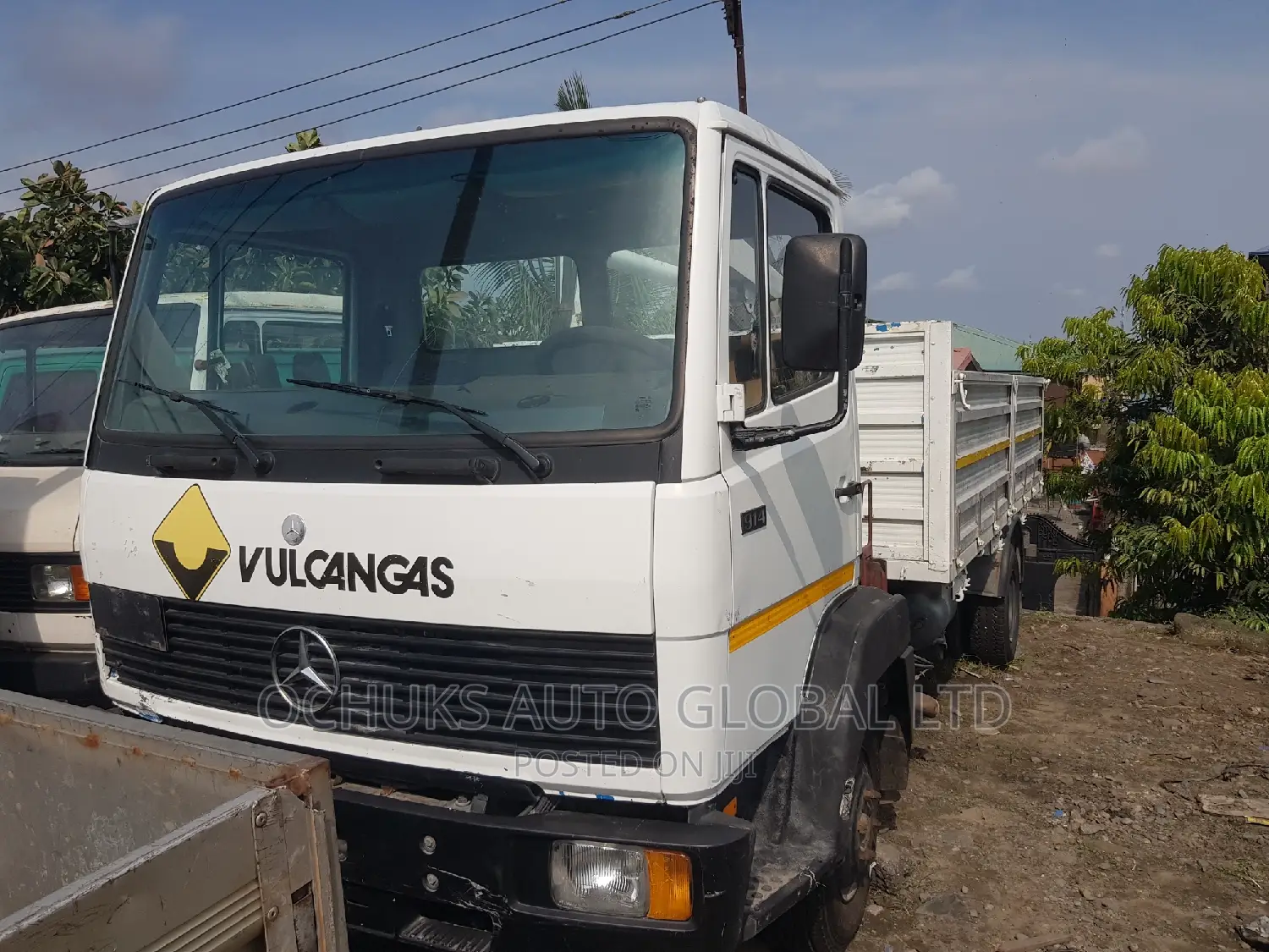 M/Benz Truck 814 Hiyabu Pick Up Van 6tyers 6bolits