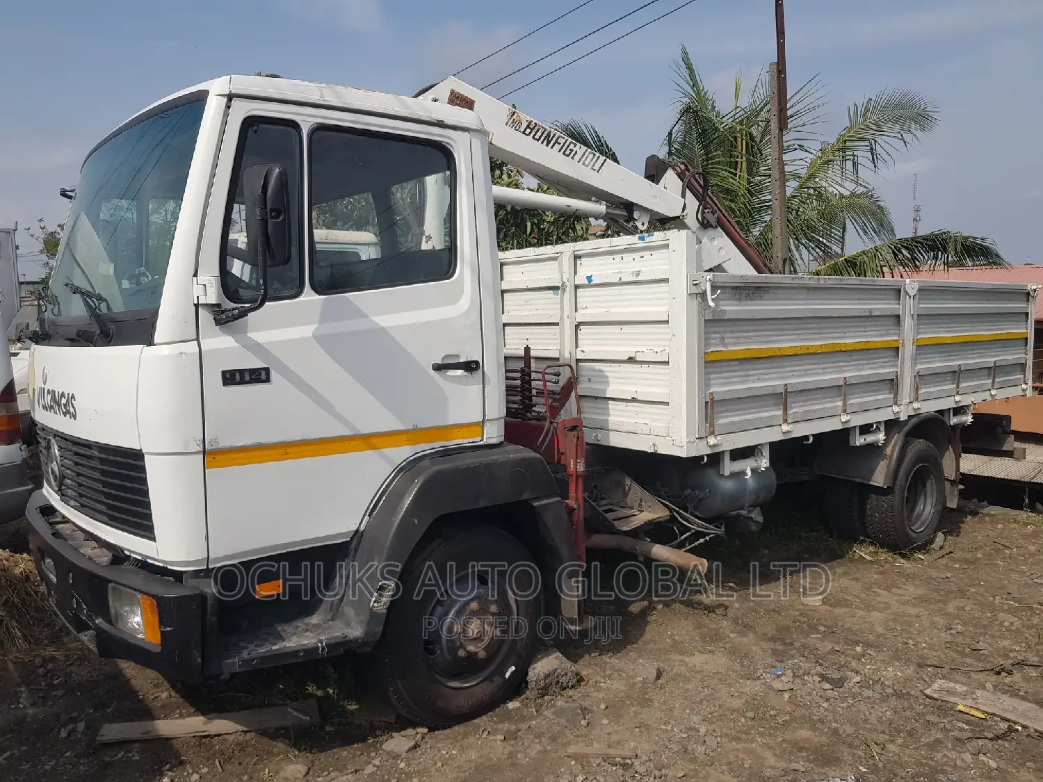 M/Benz Truck 814 Hiyabu Pick Up Van 6tyers 6bolits