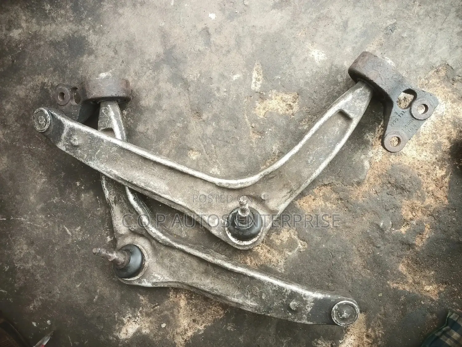 Tokunbor Low Arm and Underneathfor Freelander and Rover 75
