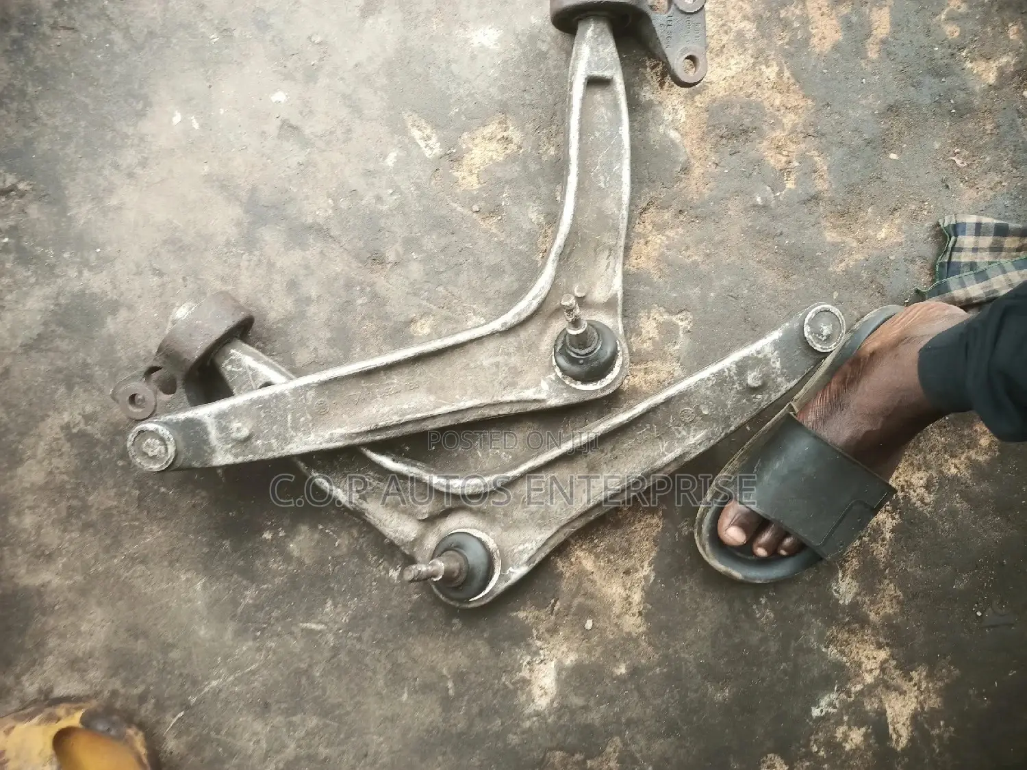 Tokunbor Low Arm and Underneathfor Freelander and Rover 75