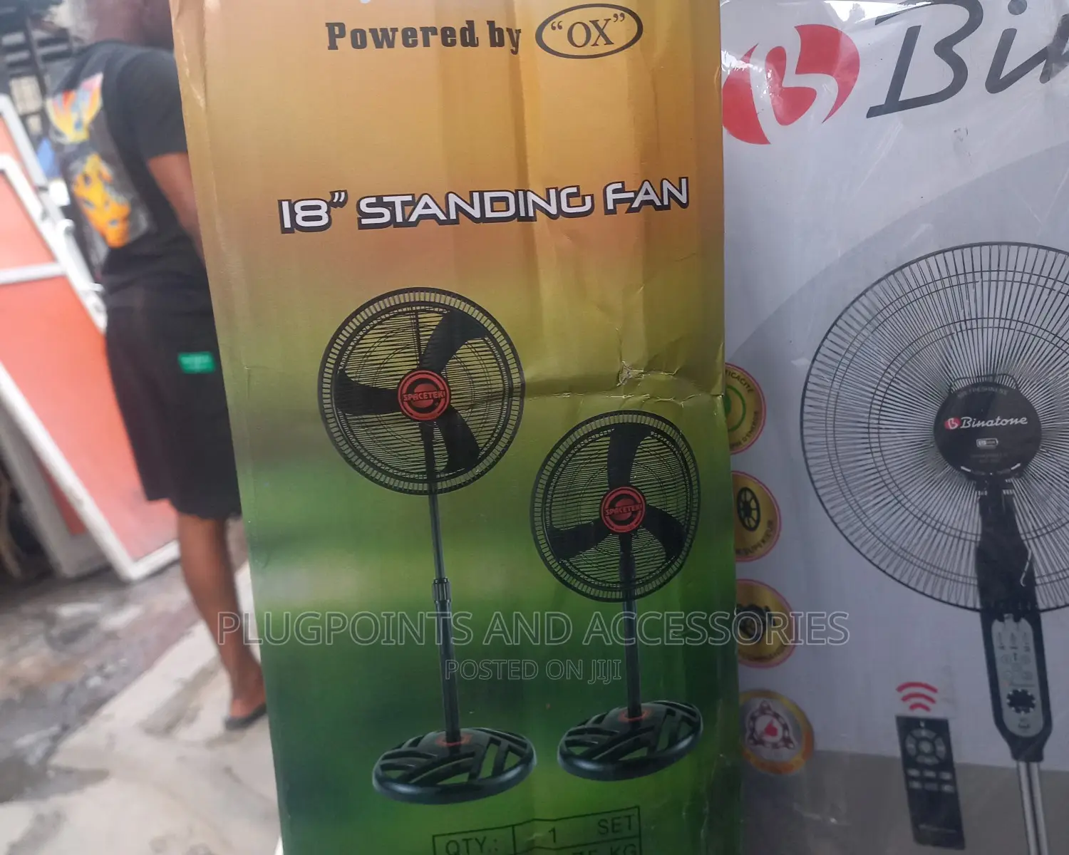 18" Spacetek Standing Fan