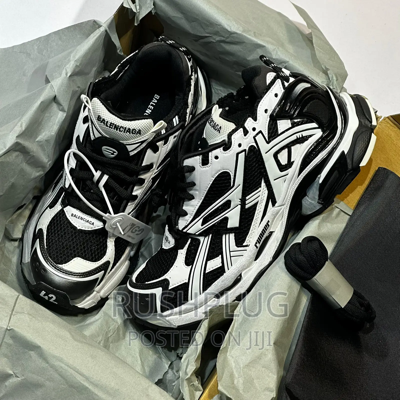 Lúxury Balenciaga Runner Sneakers