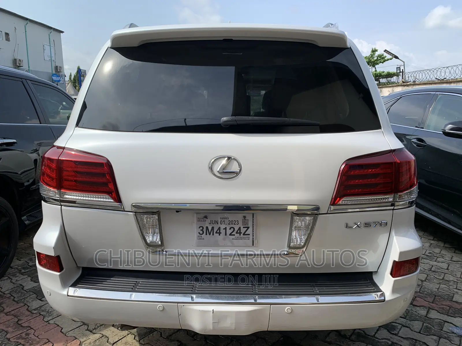 Lexus LX 570 AWD 2015
