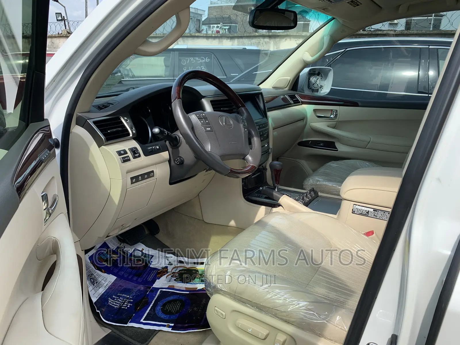 Lexus LX 570 AWD 2015