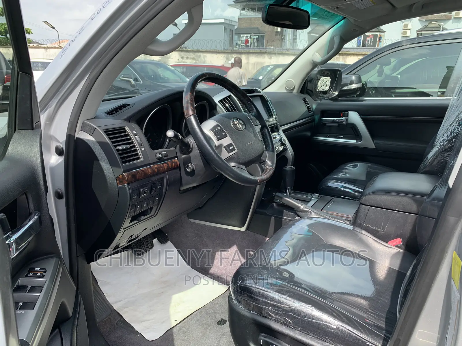 Toyota Land Cruiser 5.7 V8 VX-S 2012 Silver