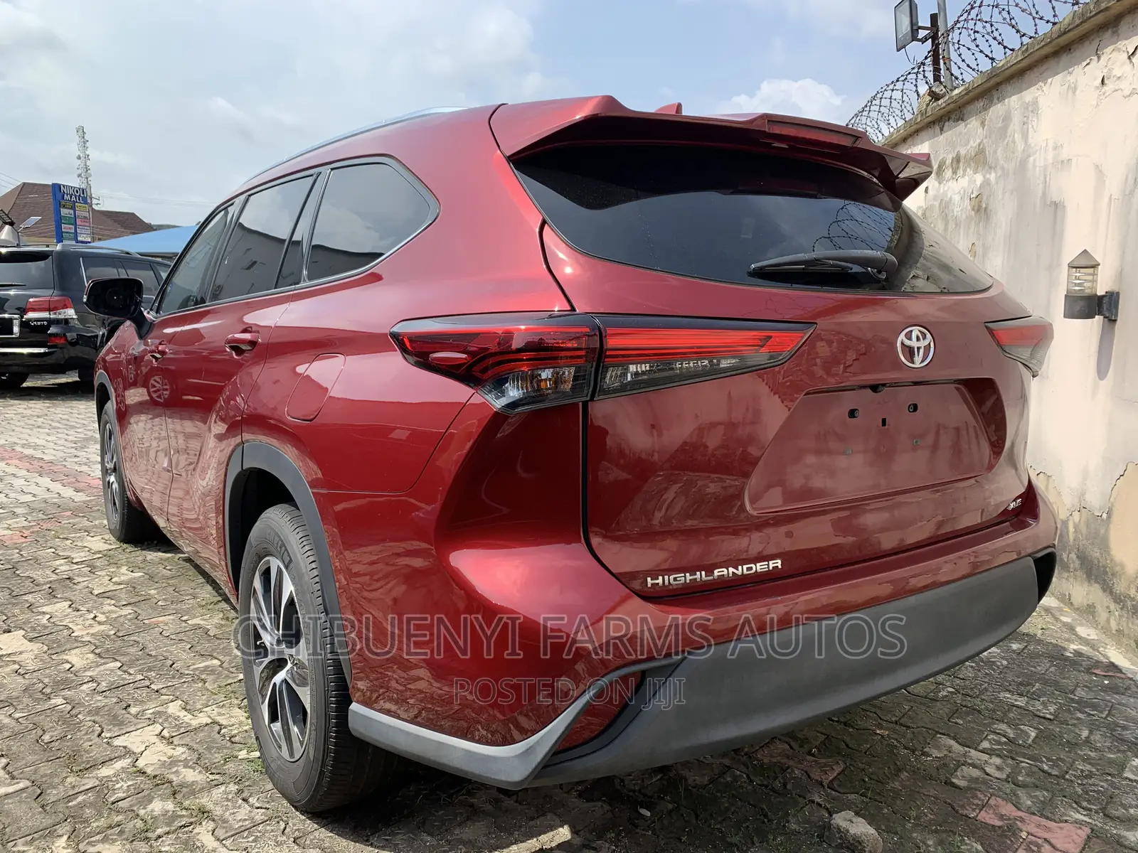 Toyota Highlander XLE 2022 Red