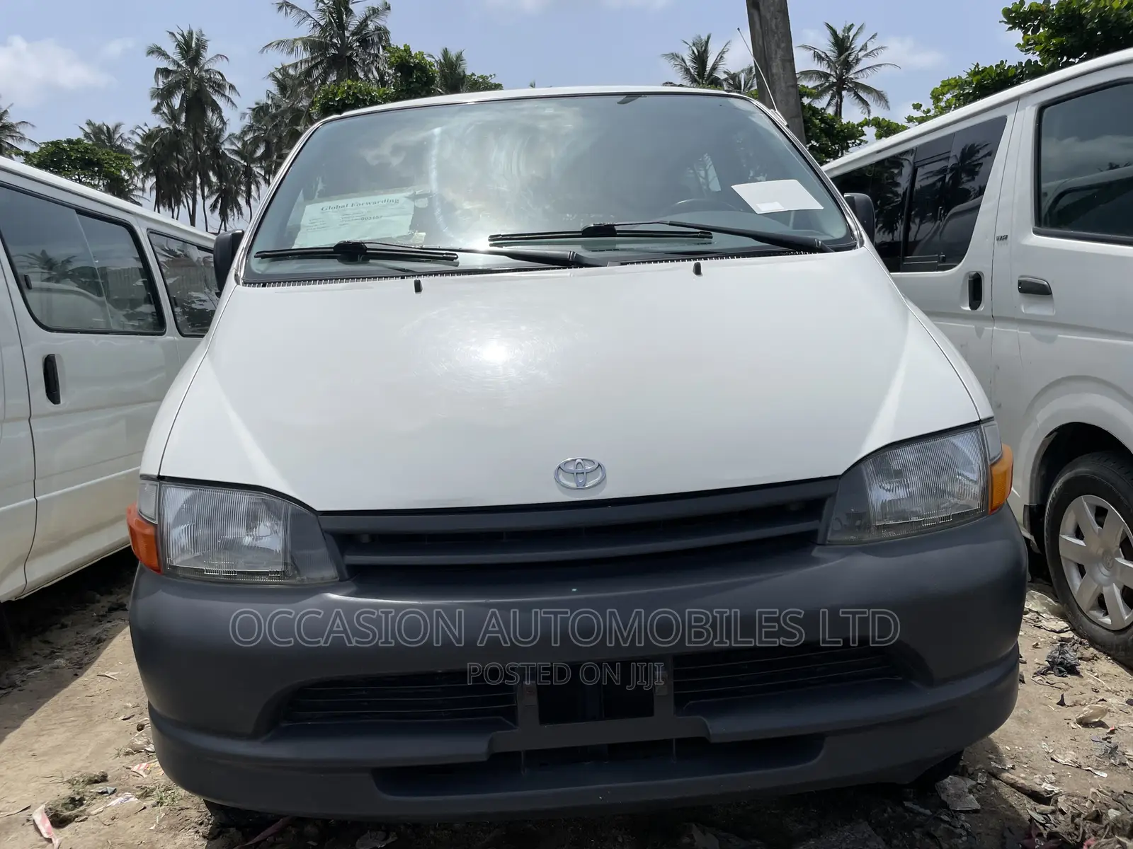 Toyota HiAce 2004 White