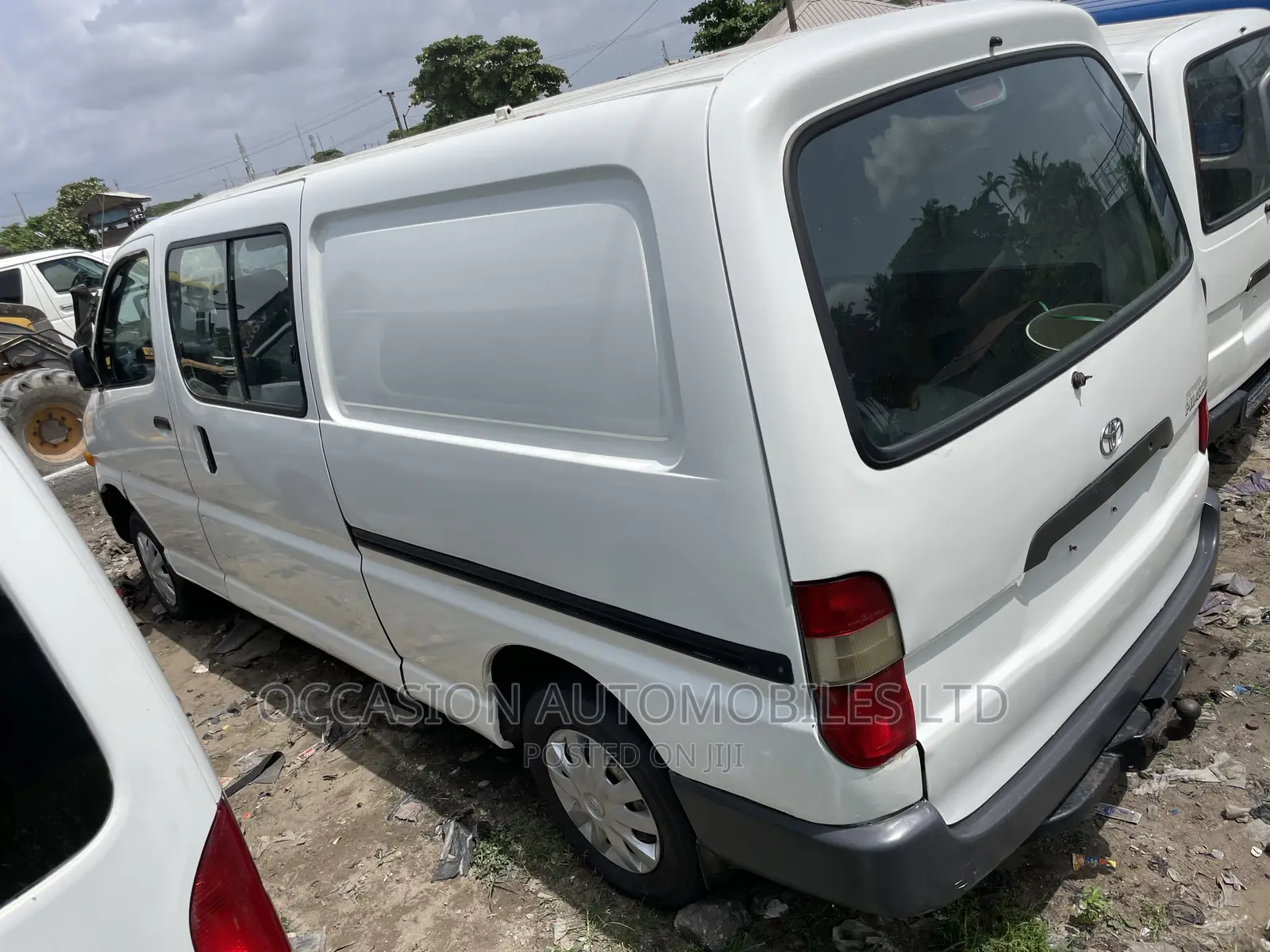 Toyota HiAce 2004 White