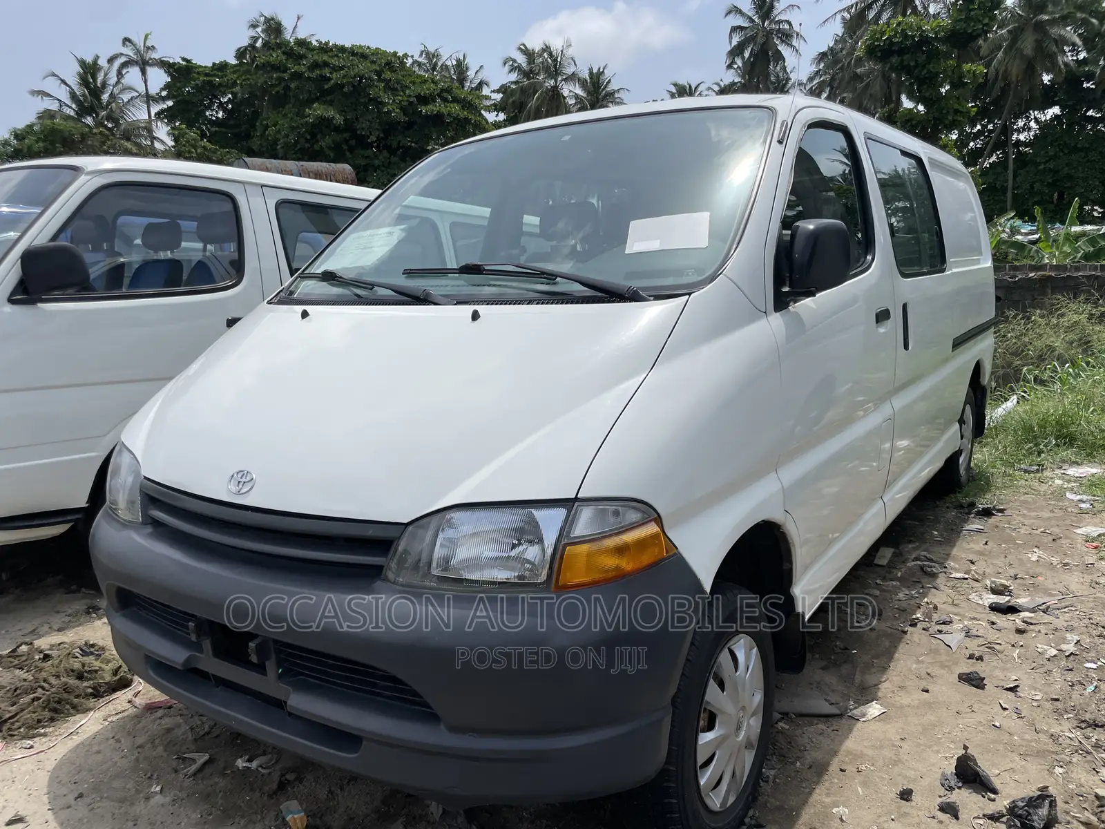 Toyota HiAce 2004 White