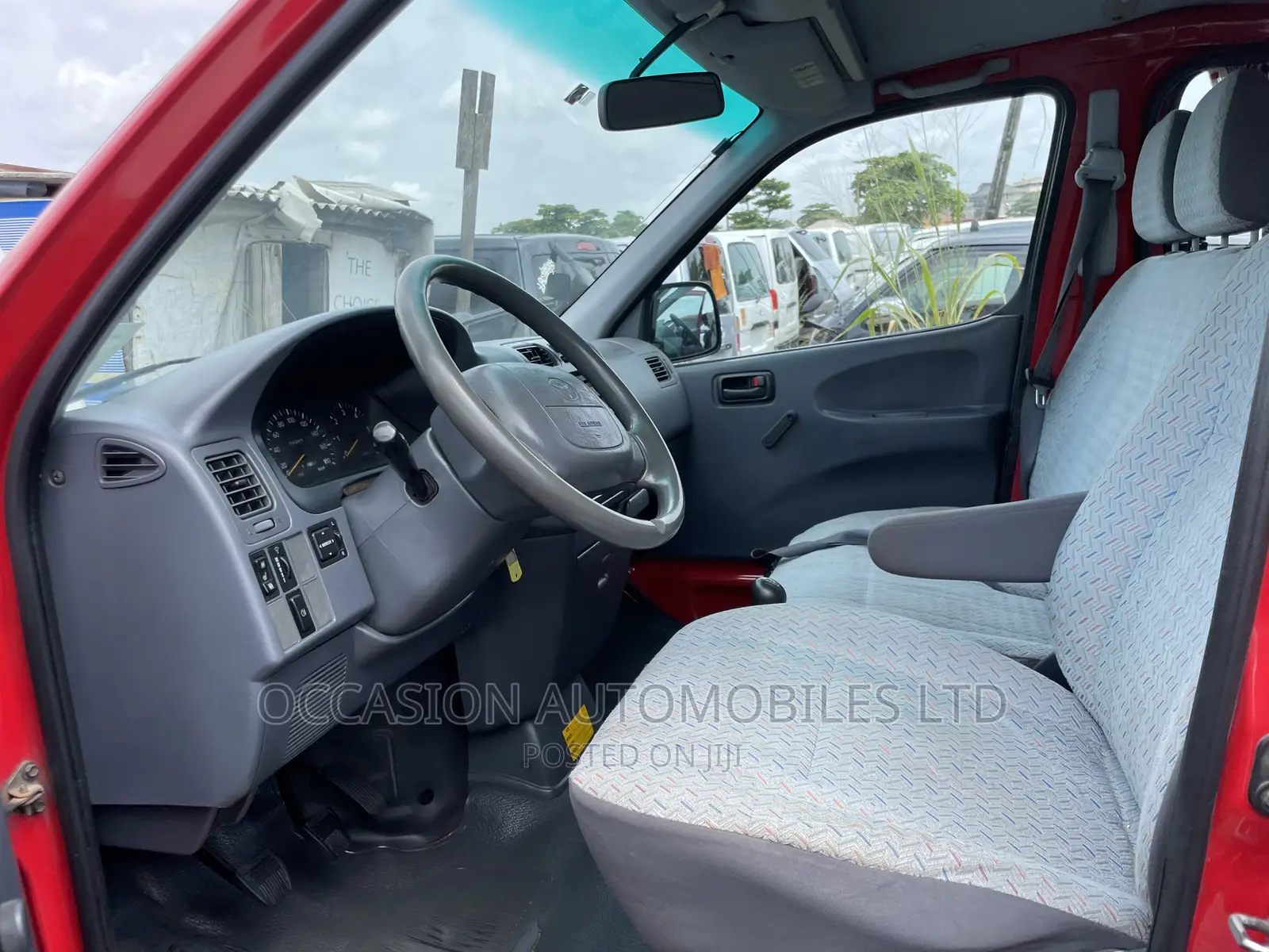 Toyota HiAce 2003 Red