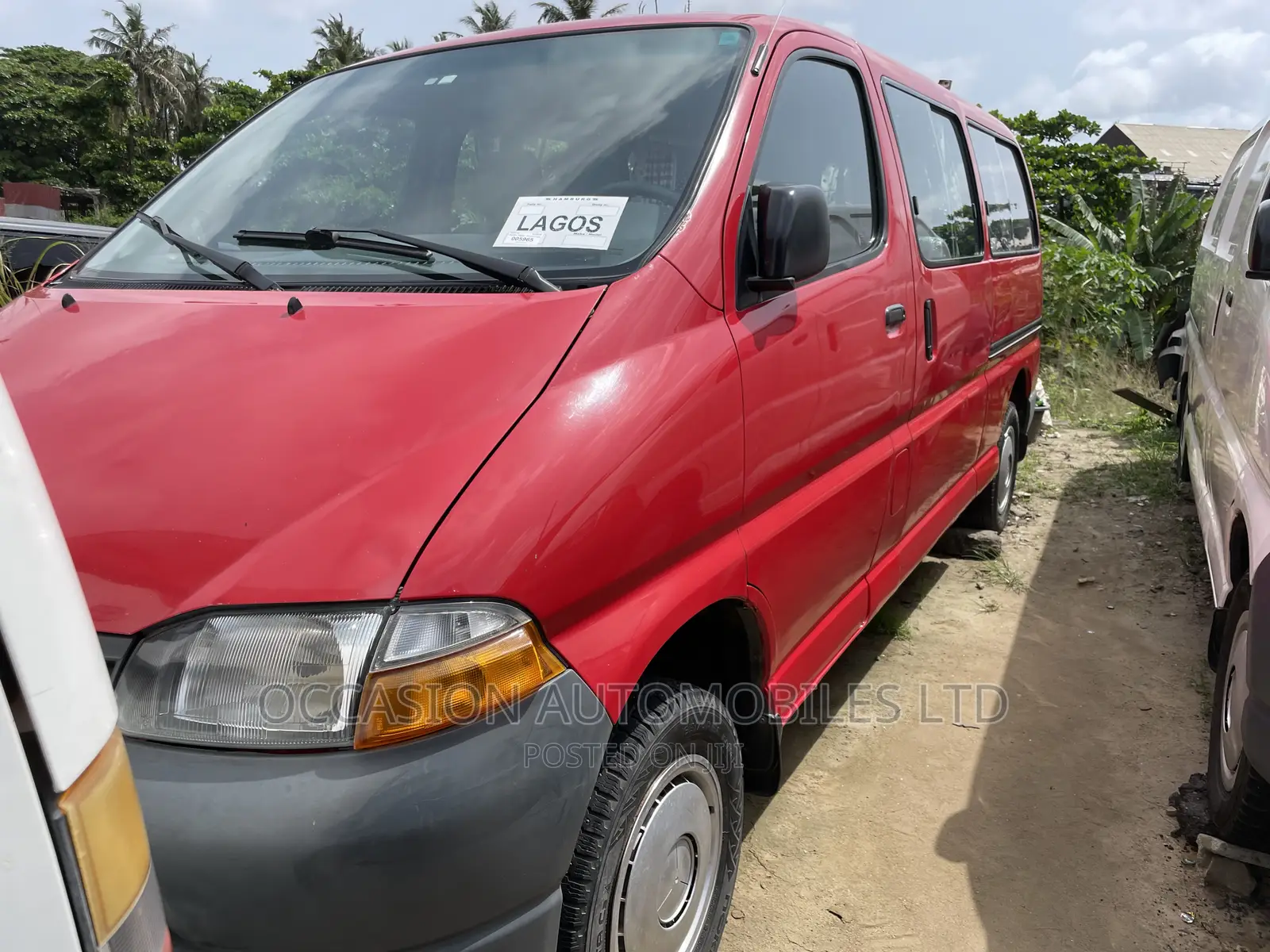 Toyota HiAce 2003 Red
