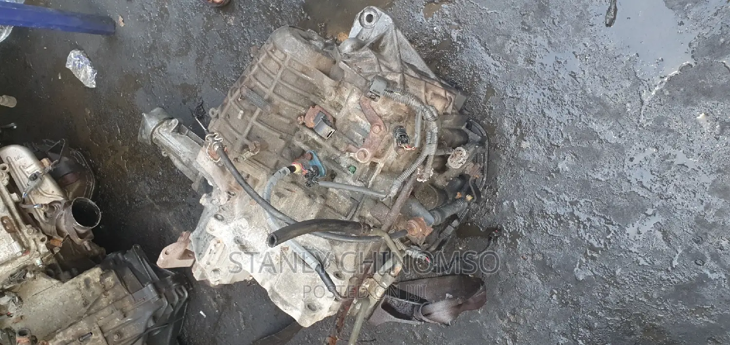 Gearbox 13pin for Toyota Highlander Sienna and Lexus 05 4x4