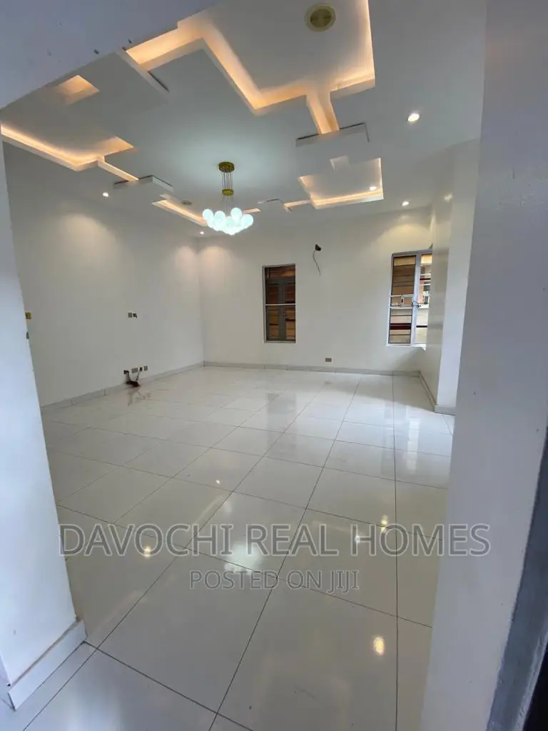 5bdrm Duplex in Chevron Drive, Lekki for rent