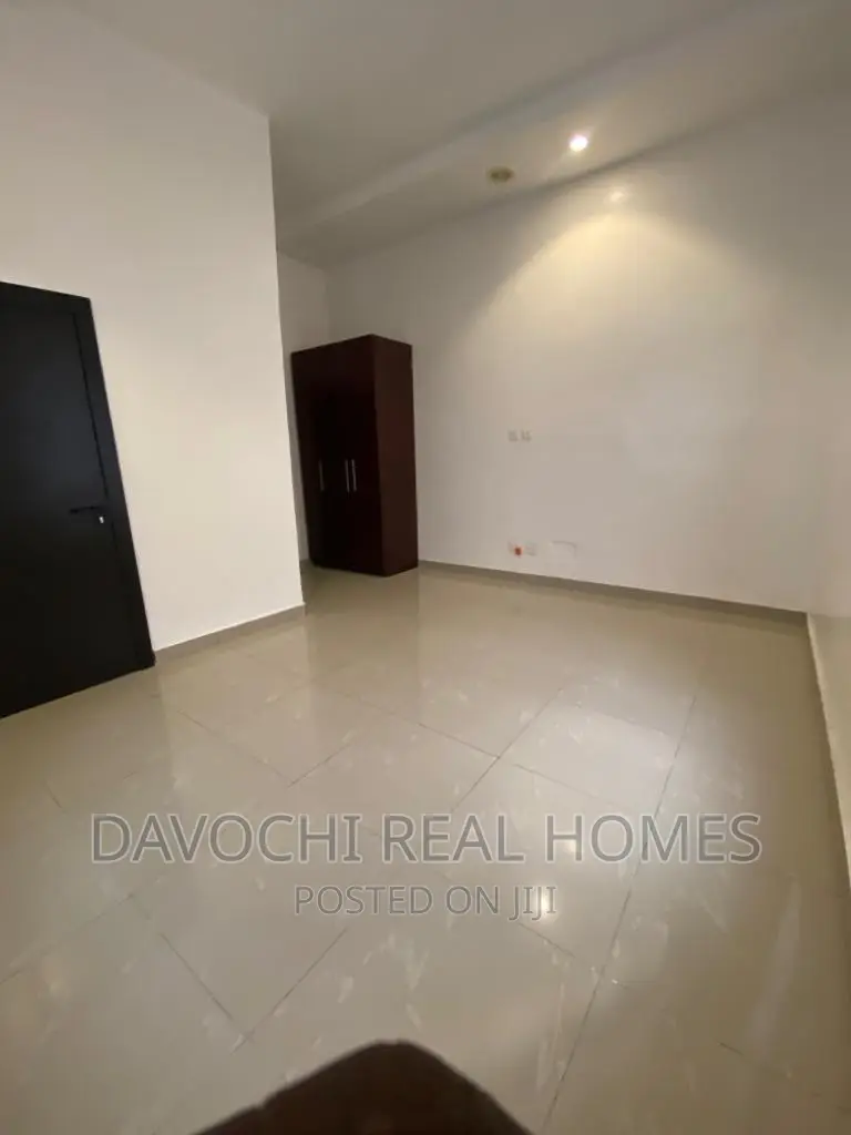 5bdrm Duplex in Chevron Drive, Lekki for rent