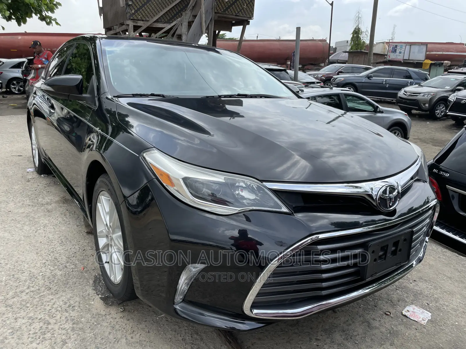 Toyota Avalon XLE Premium Sedan FWD (3.5L 6cyl 6A) 2013 Black