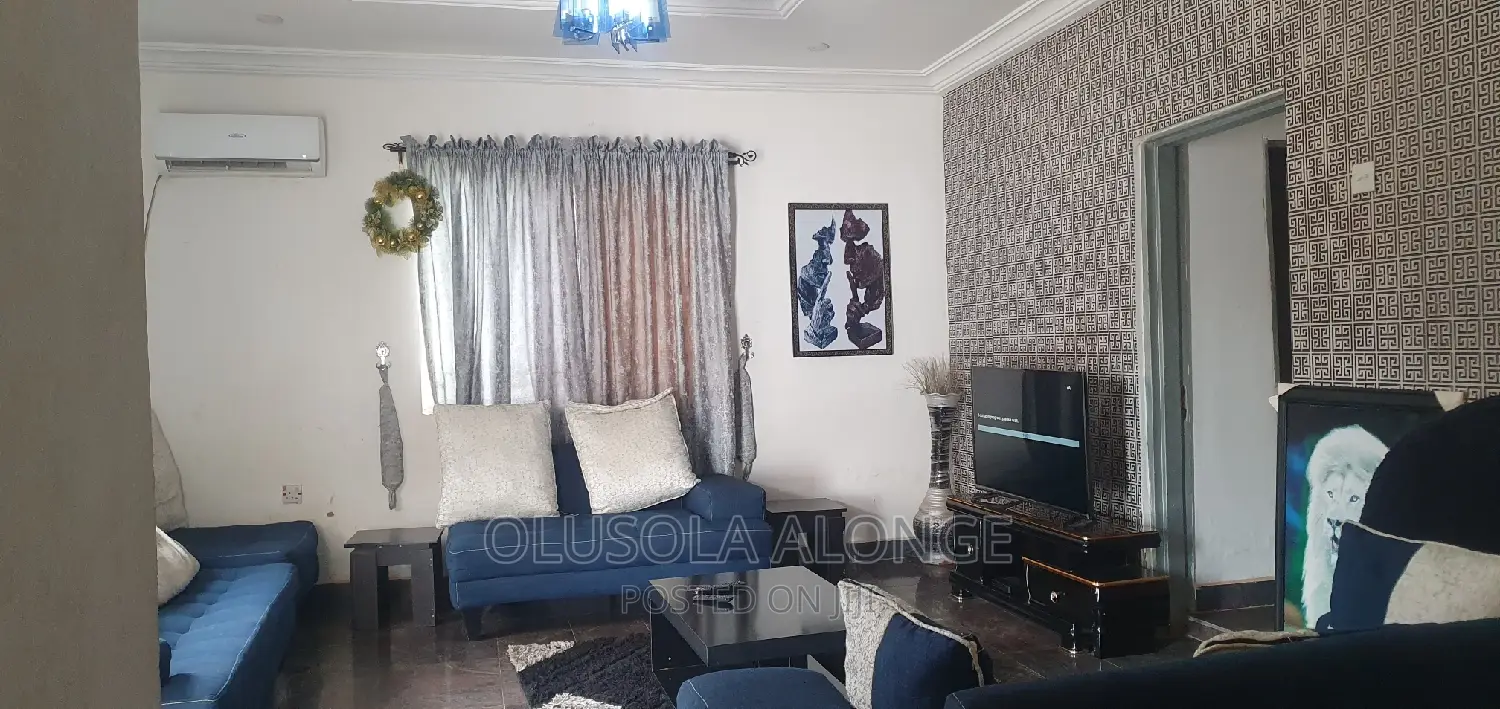 Furnished 2bdrm Apartment in Ado White House for rent