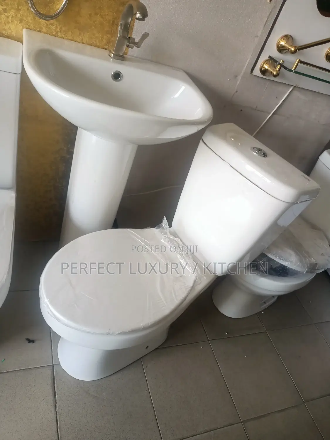Mini Set Water Closet