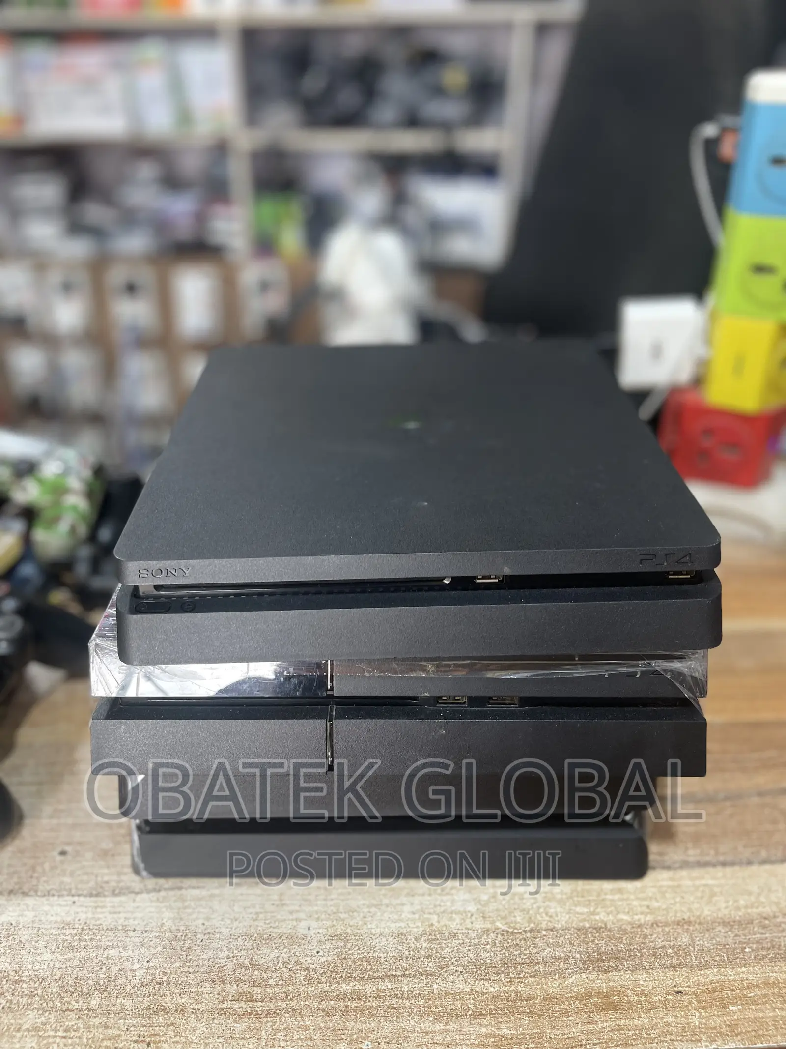 Direct UK Used PS4 Console and Pad